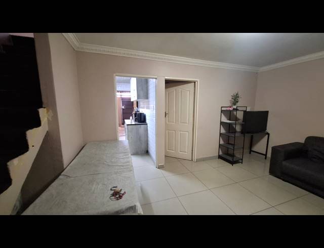 3 BEDROOM FREEHOLD FOR SALE IN WOODLANDS